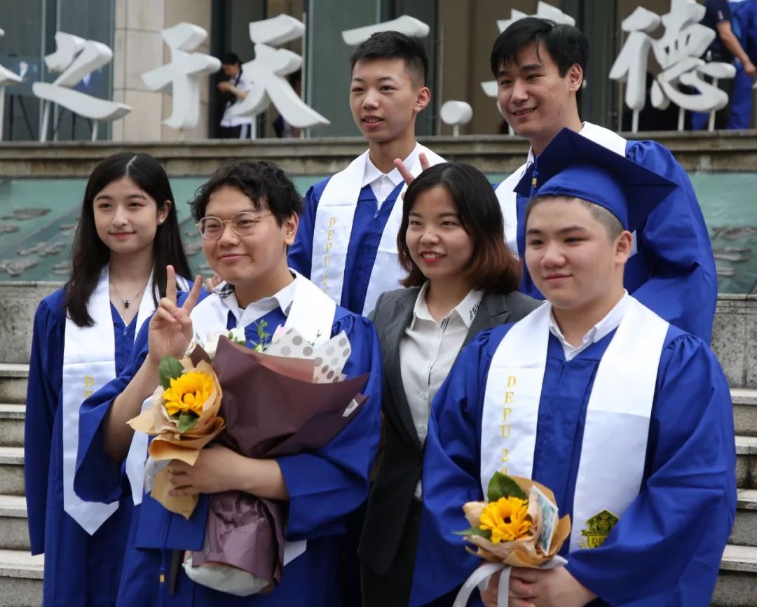 国际高中毕业典礼临别之际再给你们四个告诫