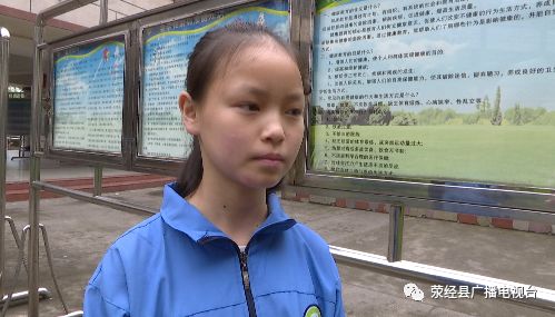 依法治县刑事巡回庭审进校园禁毒宣传从娃娃抓起