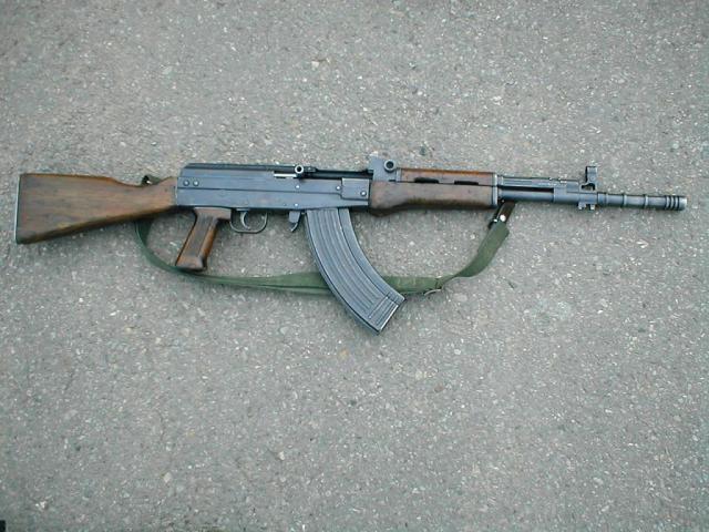 永远的八一杠中国最出色的步枪之一空仓挂机备受士兵喜爱