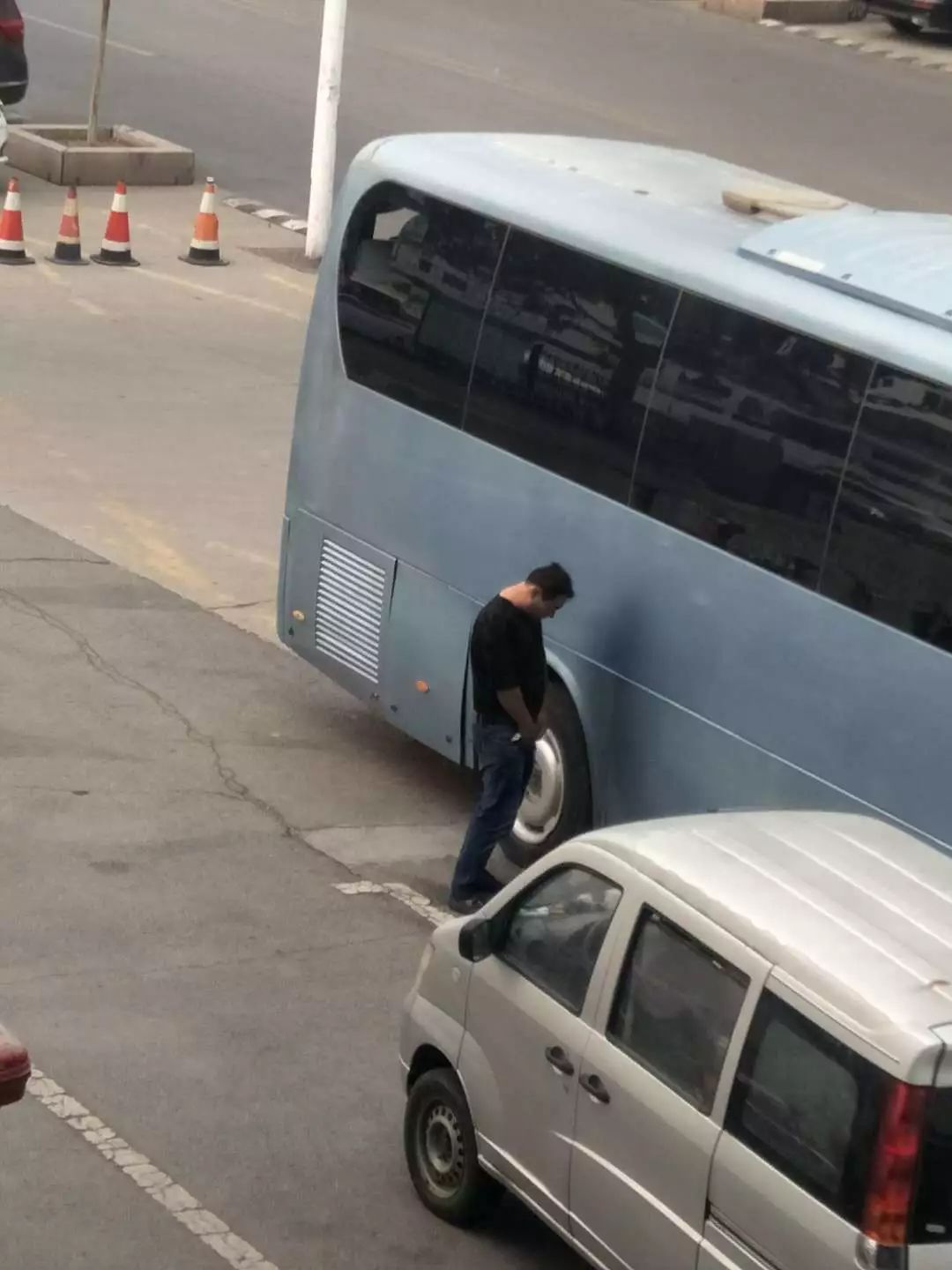 淄博| 男子张店十字街口摄像头下随个小便