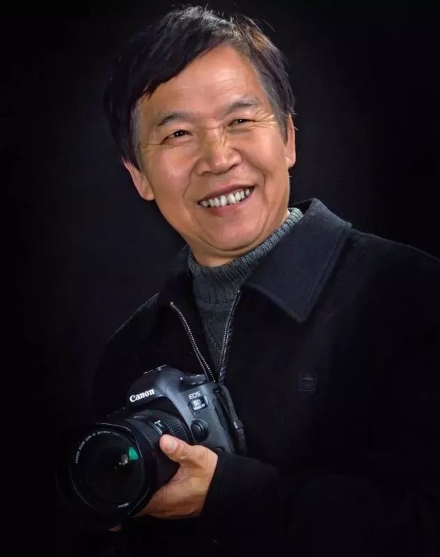 乡贤|从鄱阳报社"邮"向全球,这个摄影名家惊艳了世界!_李哲民