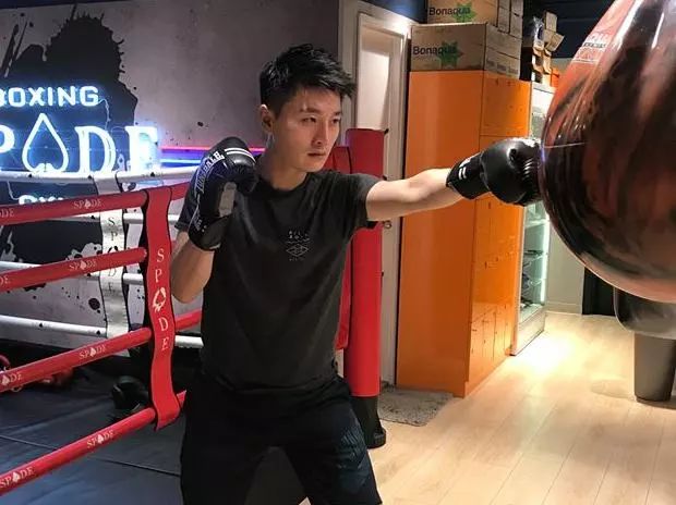 他们竟然在下班后做这种事