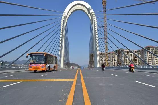 2014年3月15日,中铁上海工程局集团三公司承建的宁国市仙霞大桥正式