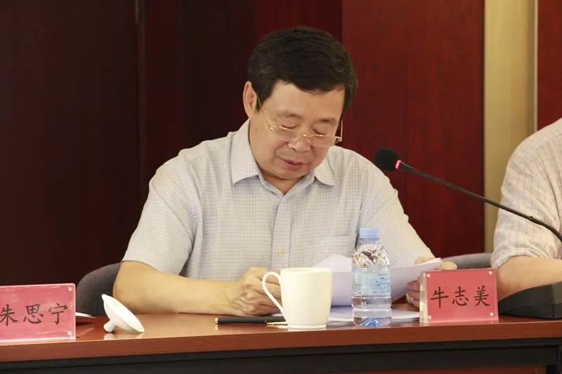 赤峰市松山区招商局副局长刘晓军介绍了松山区经济社会发展的情况和