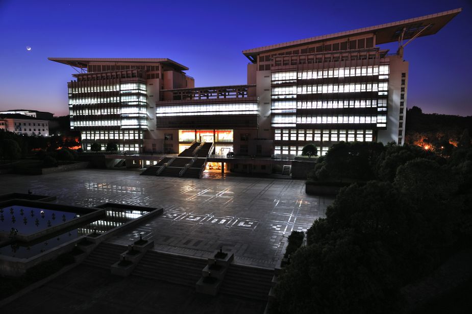 夏天的仙林是一首关于青春的离别诗