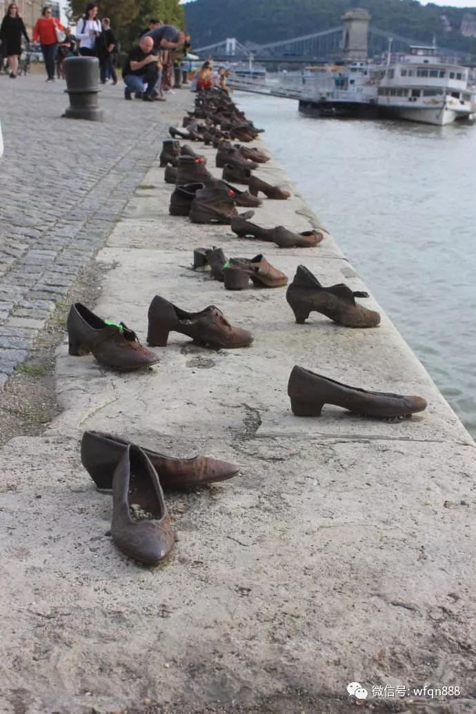 原创古代有一种酷刑将铁鞋烧到300度套犯人脚上可当场毙命