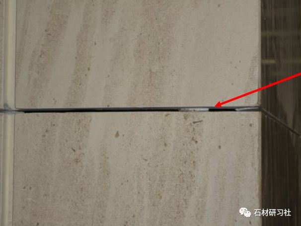 这样安装,看到马片石材与石材留通缝同时1,石材明缝让建筑更加的完美!