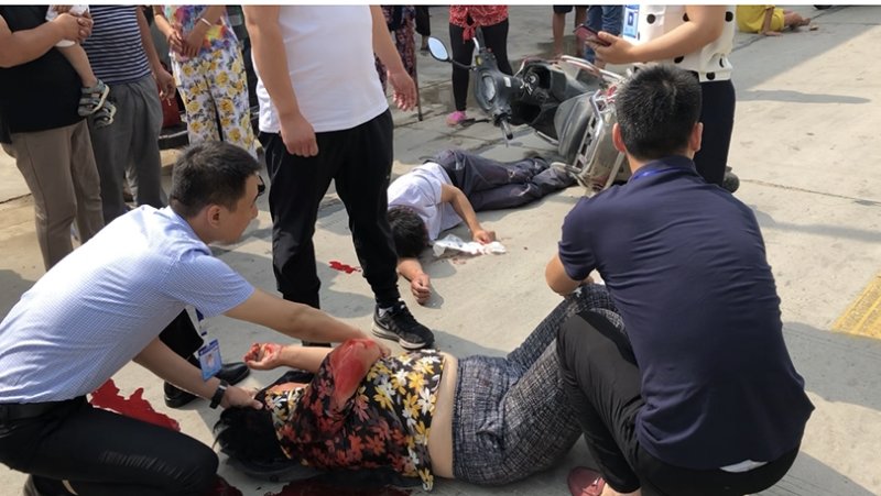 永城市中心医院车祸救援现场附视频