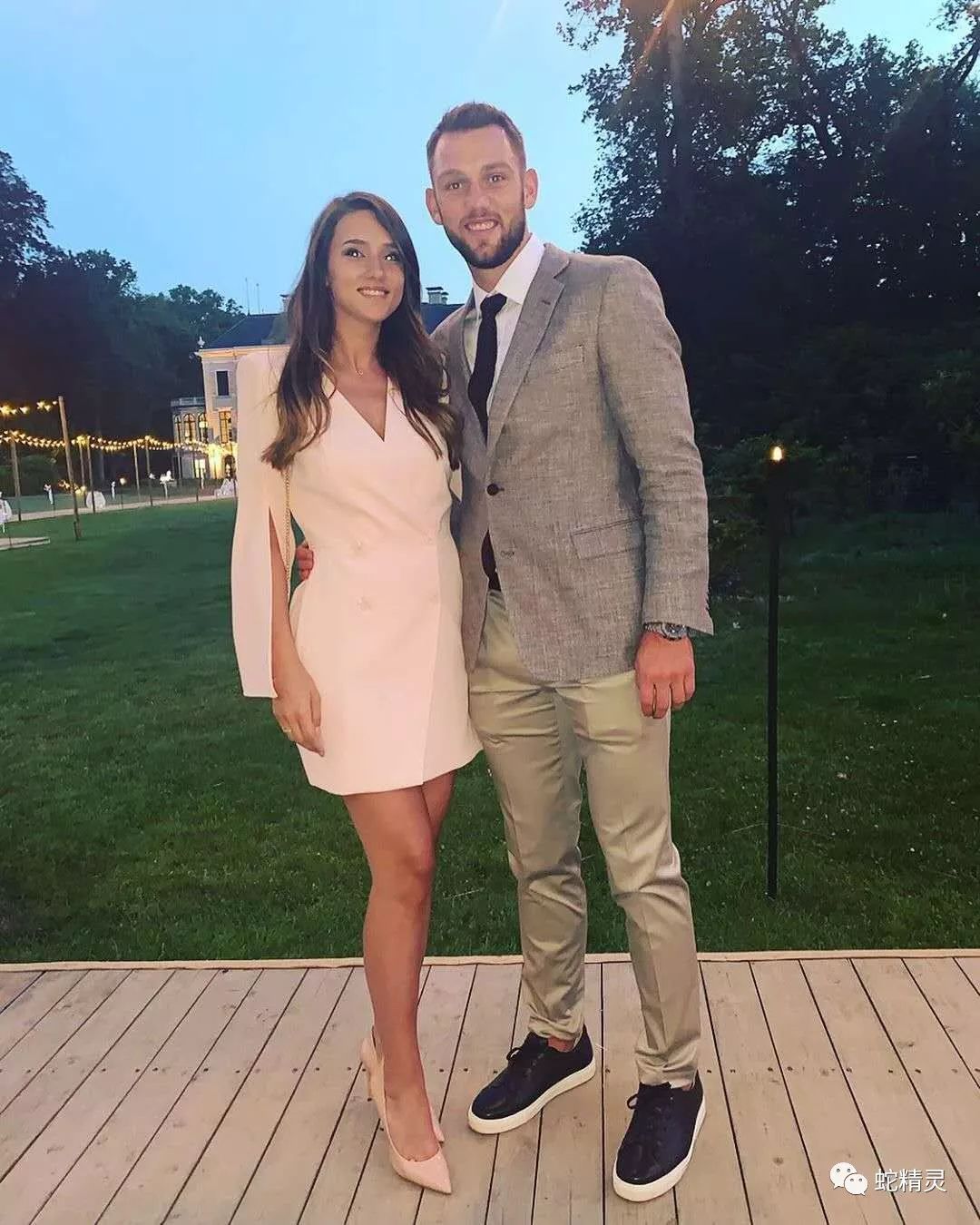 又进球了▼埃莫斯▼约兰特▼奶爸萌妮▼巴莱罗老婆▼科尔多巴▼吉列