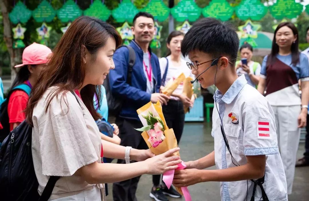 遊學資訊香港浸會大學附屬學校王錦輝中小學師生到訪四川師範大學附屬