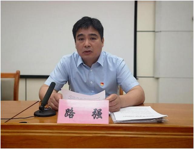 菏泽市委统战部机关党支部召开党员大会_王帅