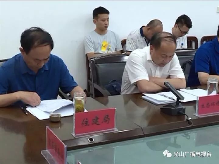 黄晓趕,副县长熊异凡,詹军,马建国,县公安局长杨春历与各乡镇乡镇长