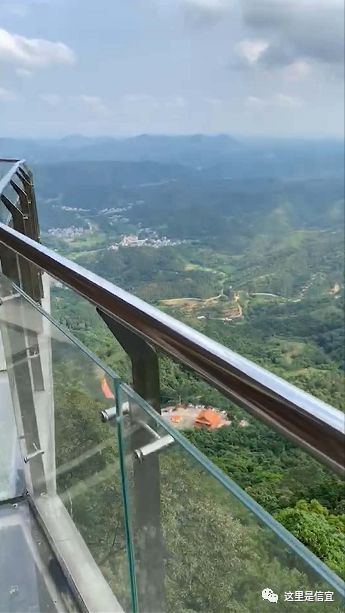 好消息信宜石根山建成粤西首个300平方高空玻璃平台