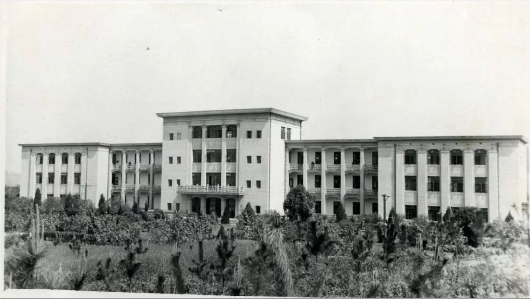 即中国最早建立的四所重点工学院,分别为华中工学院(现华中科技大学)
