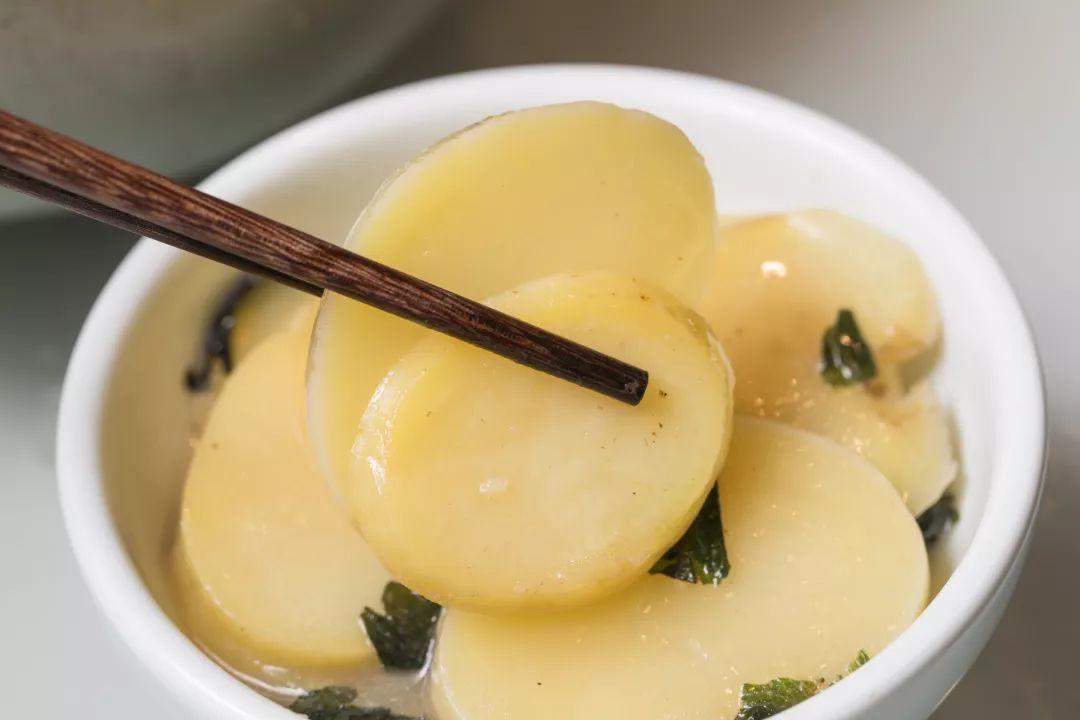 6767产自湖南樟树港的辣椒,被赋予"辣椒中的爱马仕"之称,白玉丝瓜