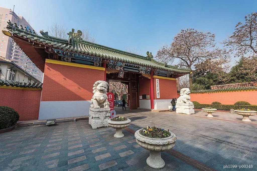 通过参观学习,使孩子们了解"世博精神"即"为国争光的爱国精神;全心全