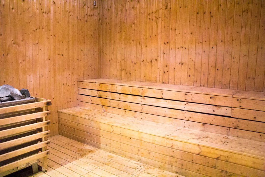 99元定金抢购泸州超豪华洗浴中心一日四餐泡浴娱乐健身电影院