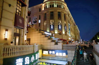 附:城阳夜时尚旅游线路1,鲁邦国际风情街——财富中心——水悦城