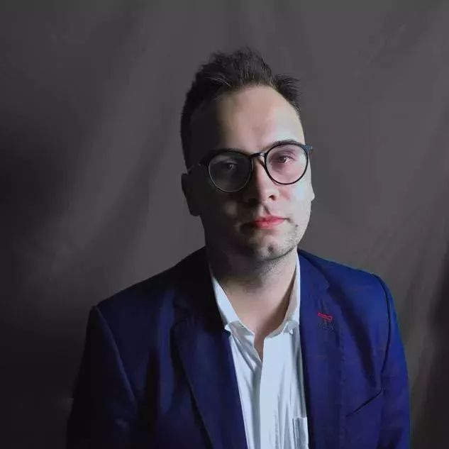 dress codecocktail attire :鸡尾酒服隆重指数:★★★★☆cock