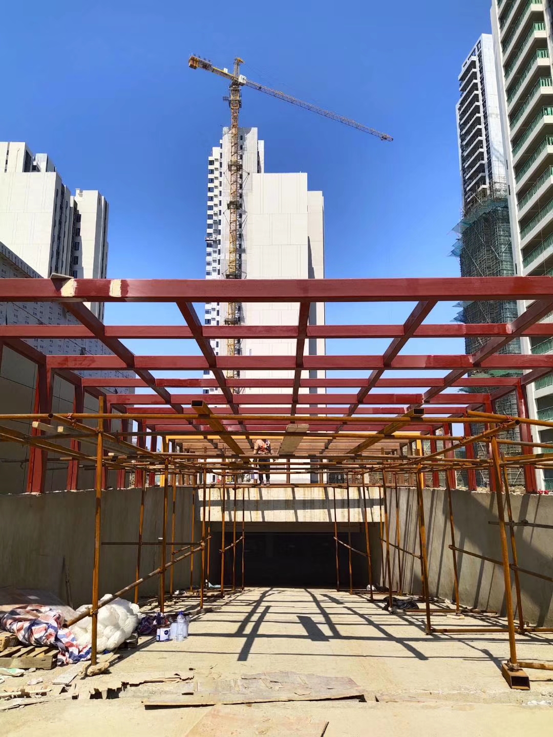 碧桂园车库廊架仿木纹漆