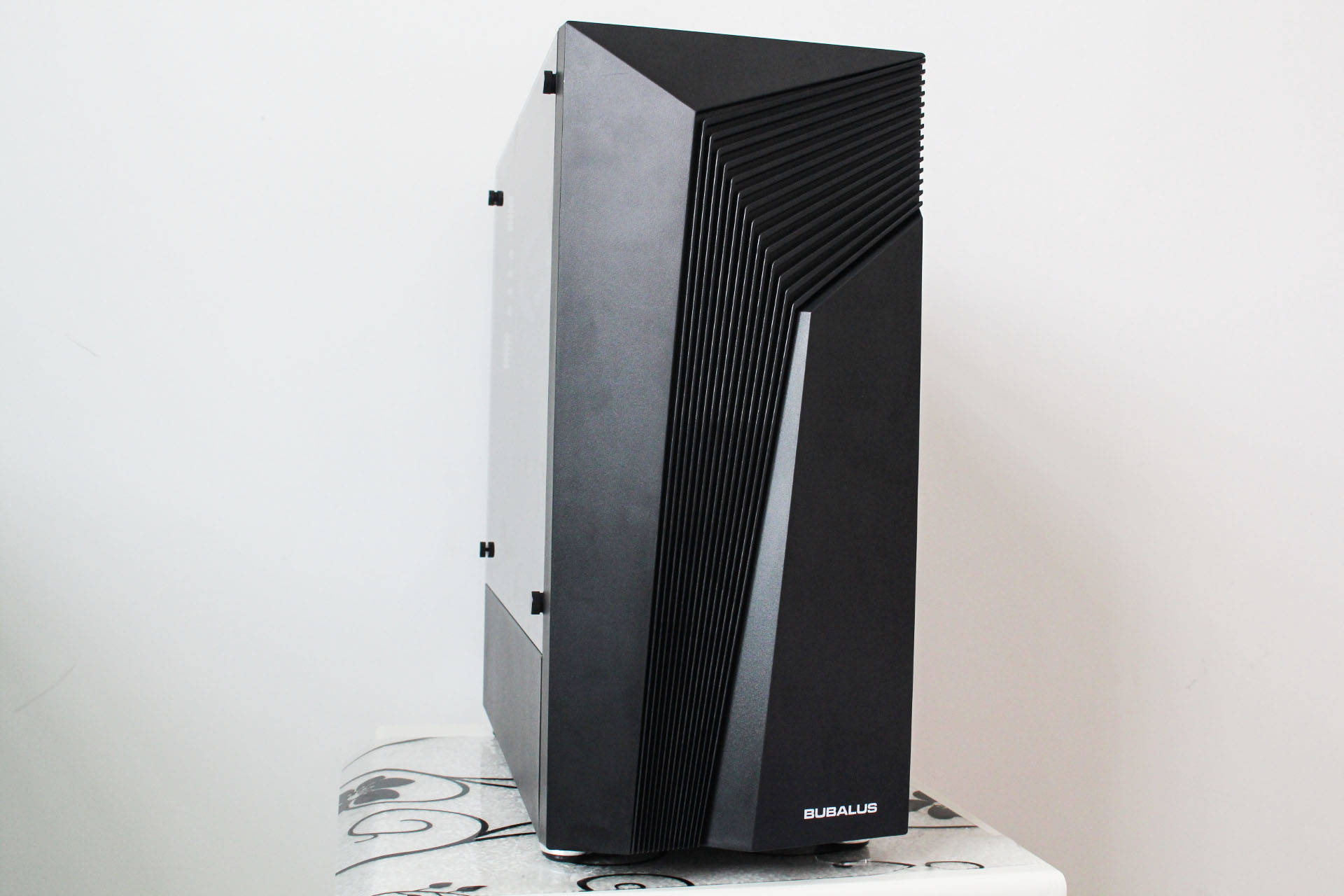 rgb锋芒再现大水牛守护者v1机箱体验