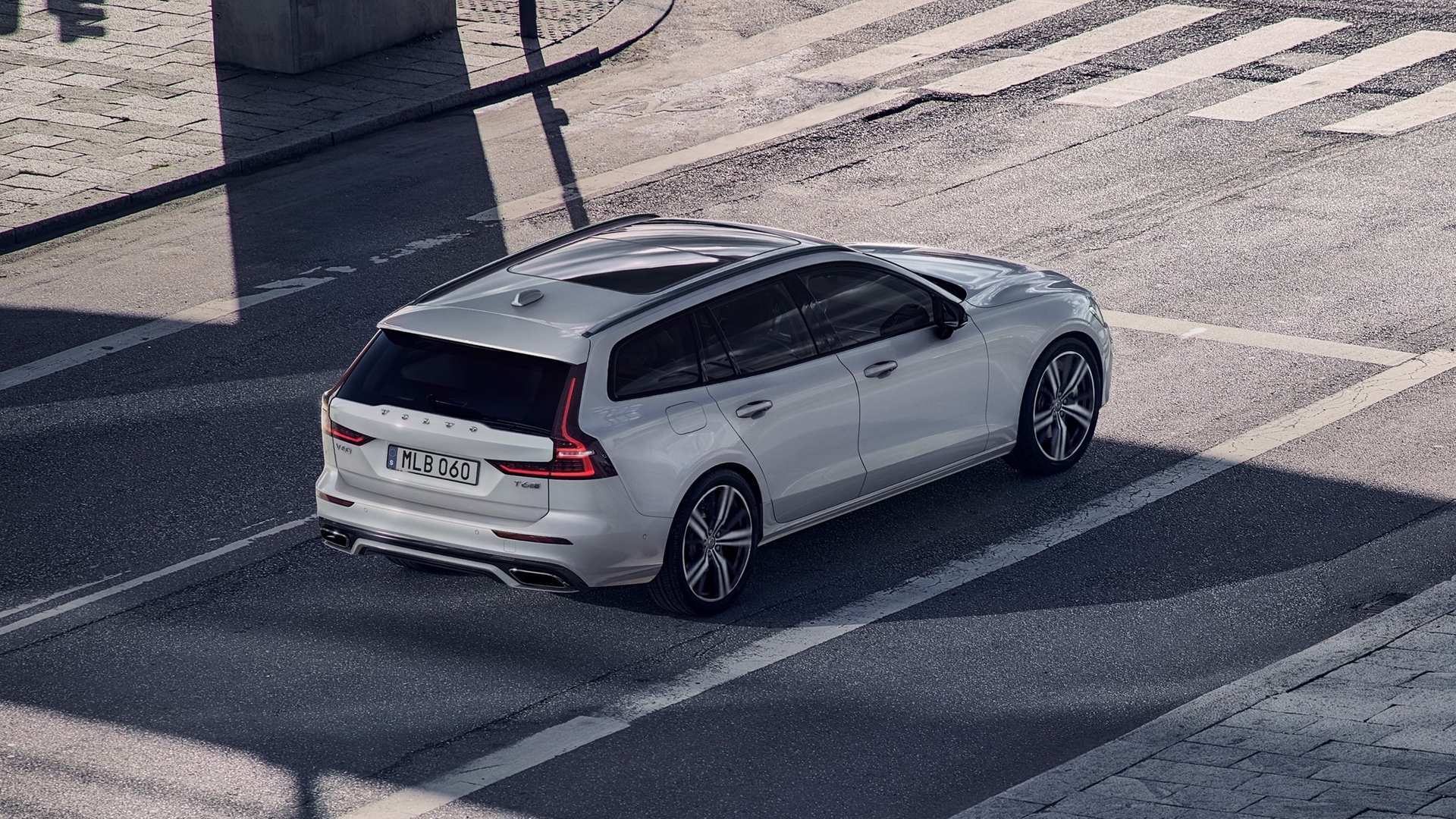 号称最美旅行车,316马力配四驱,即将现身国内,售价让bba颤抖!