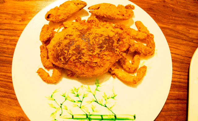 大个肥美的面包蟹,完全保留了蟹肉的口感.都是肉呀!超好吃!