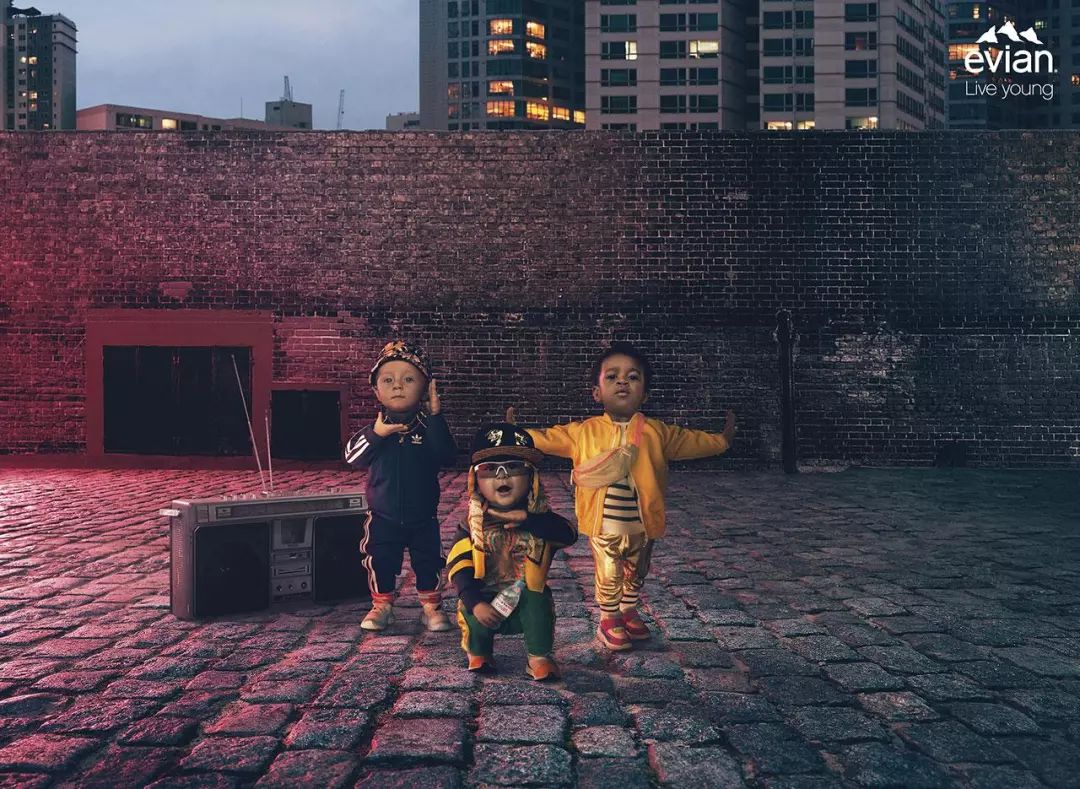 依云矿泉水宝宝系列广告又出续集了 !