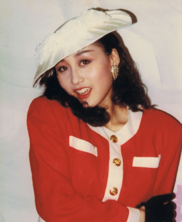 利智(nina li chi),1961年12月31日出生于上海,1981年随父移居香港.