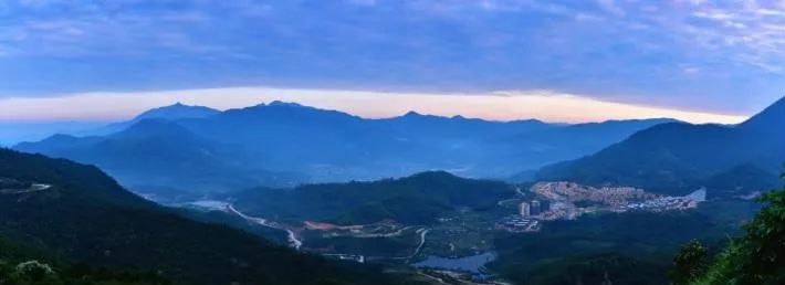 十里蓝山董事长林永祥先生,厦门春华集团有限公司(以下简称"春华集团