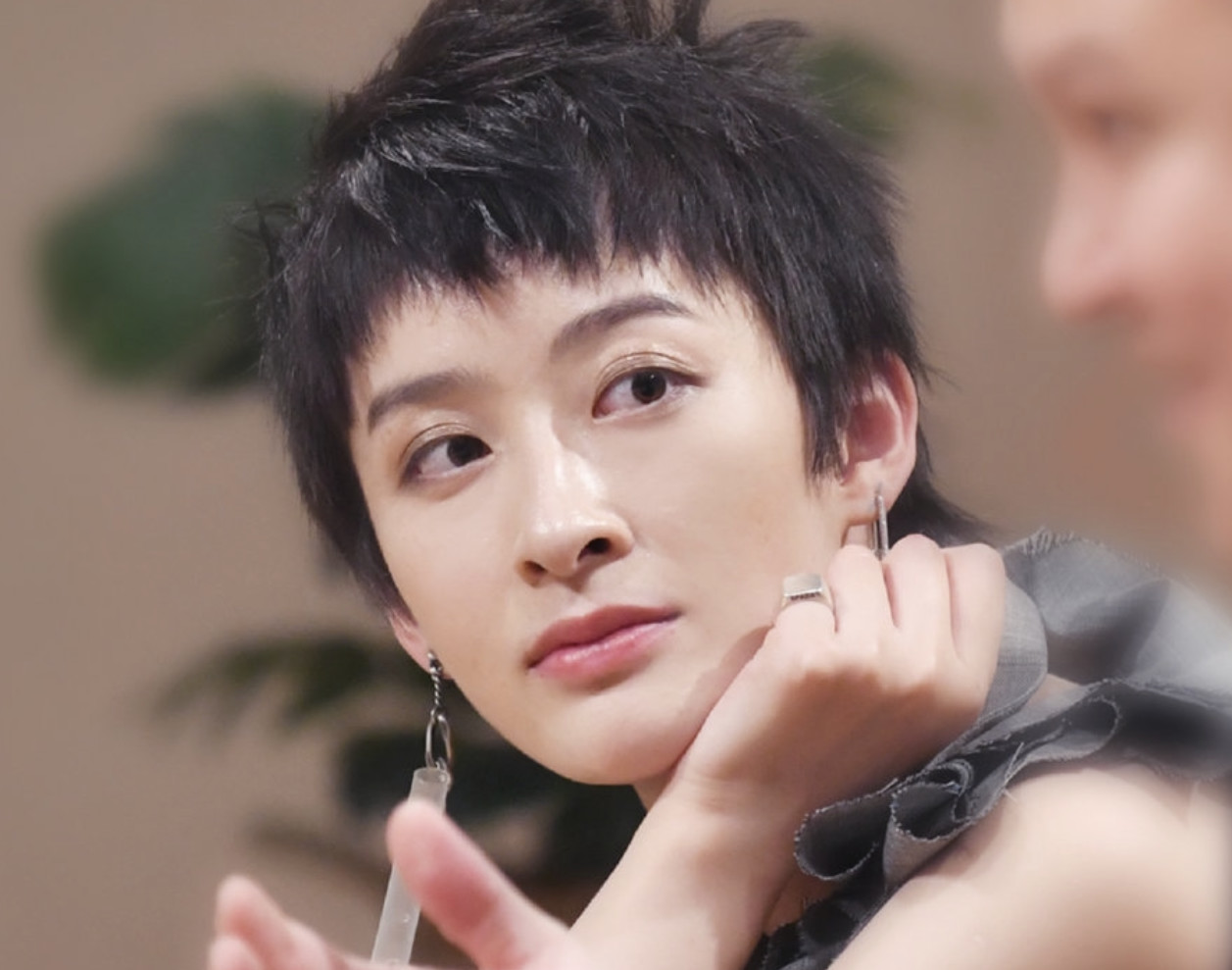 原创众多媒体一致声讨曾轶可其刁蛮形象早被我是唱作人披露无遗