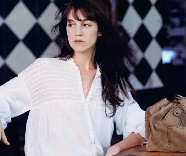 比如夏洛特·甘斯布(charlotte gainsbourg)是法英混血