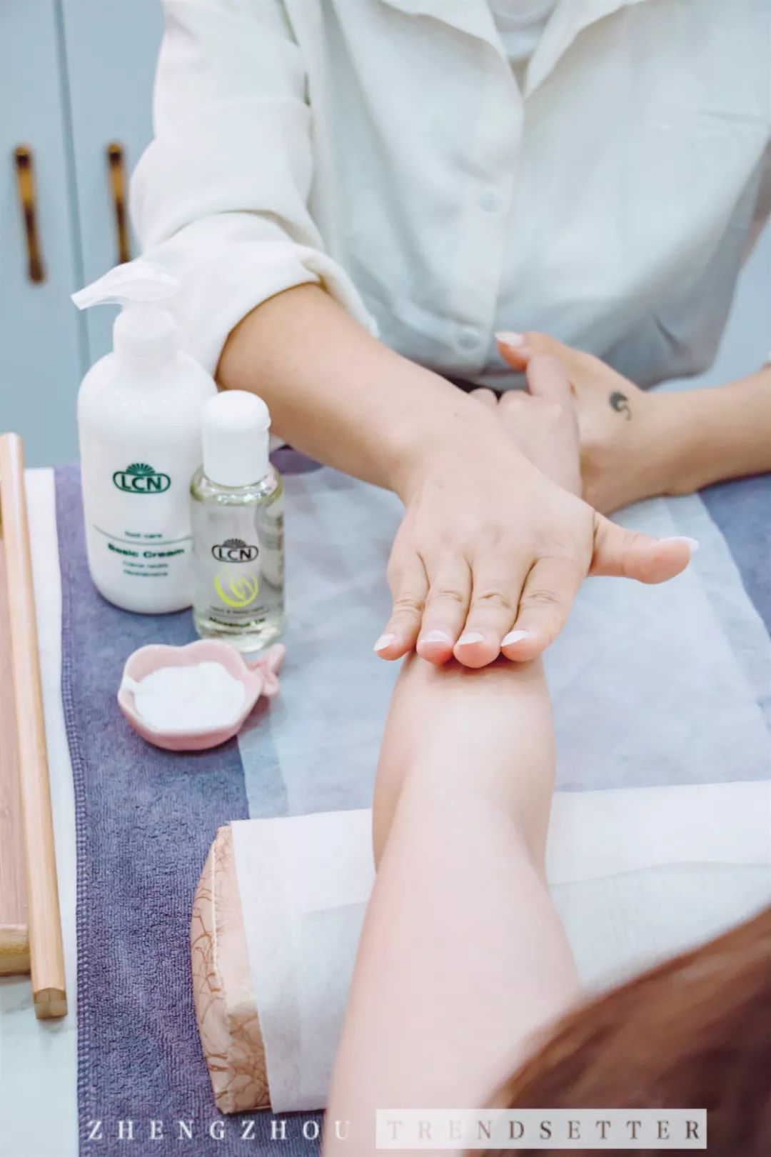 秒杀时髦精的新晋打卡地这家入驻高颜值商场的日式美甲店还有手护届的