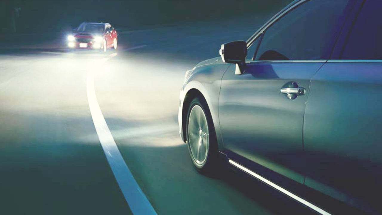 夜间行车公认的汽车灯语交规没写但同样重要