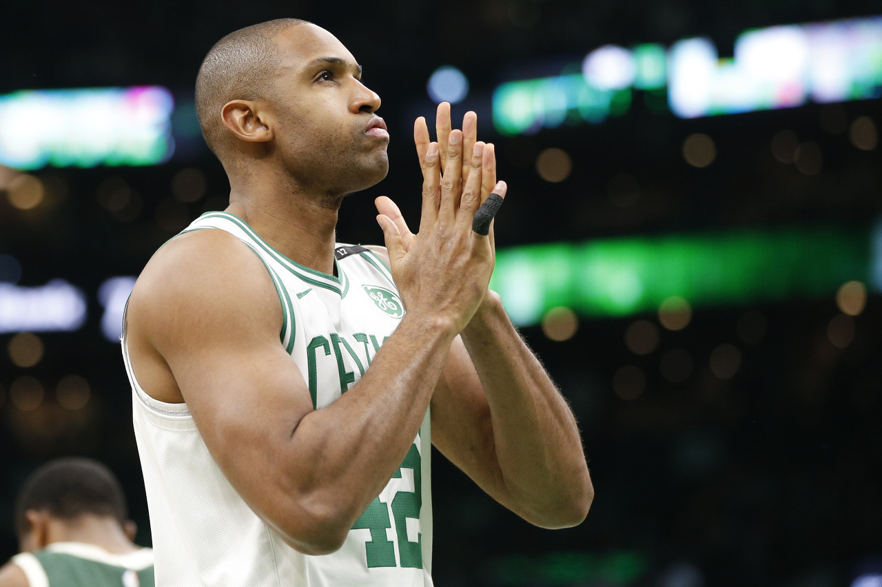 原创动荡的一夜!凯尔特人分崩离析,莫雷出来辟谣,步行者有意卢比奥