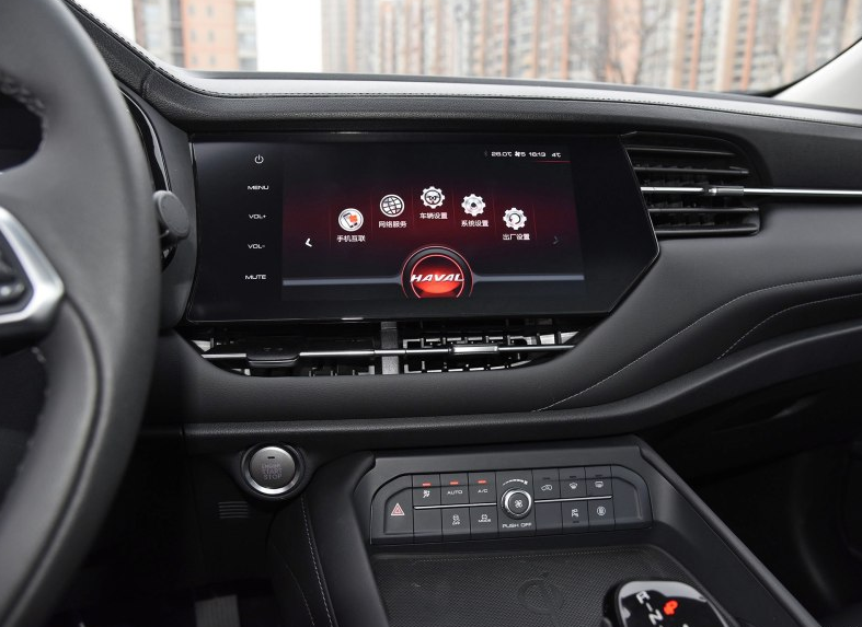 比如这辆定位于"ai智能网联suv"哈弗f7(参数|图片),它中控台上装备的