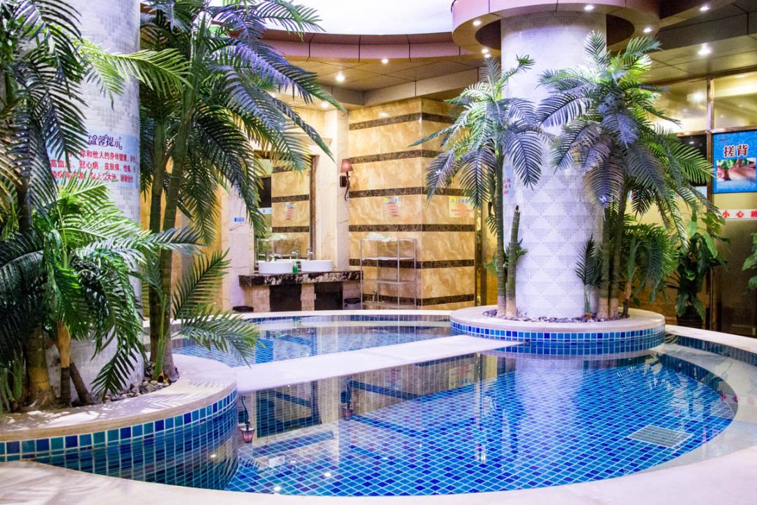 99元定金抢购泸州超豪华洗浴中心一日四餐泡浴娱乐健身电影院