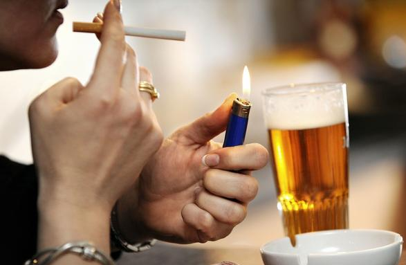 吸烟危害那么大那为什么有人吸了几十年都没事