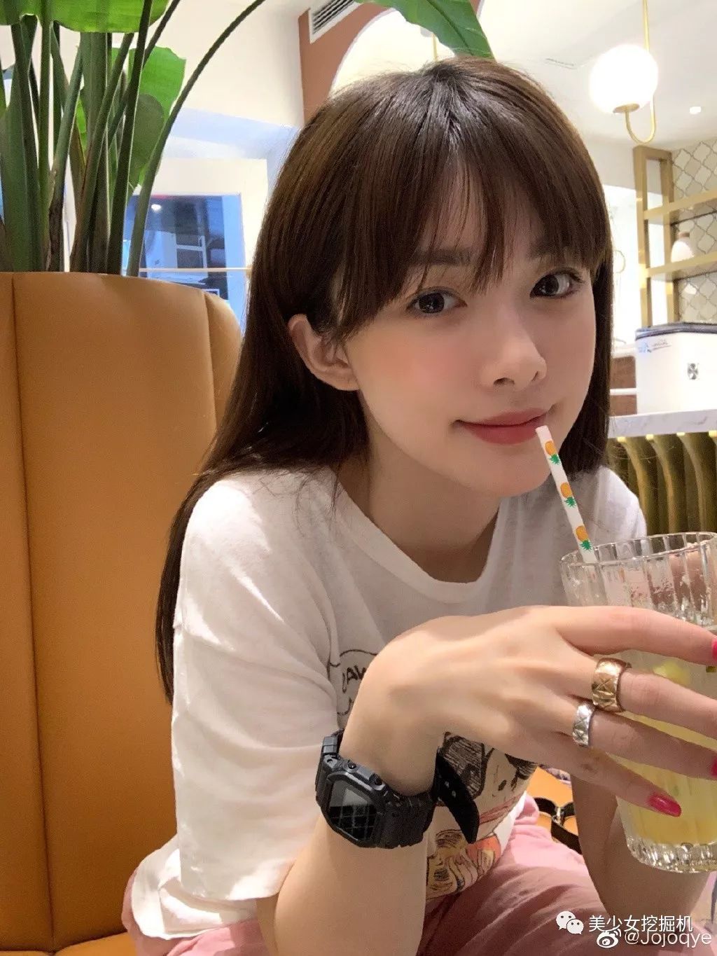 白富美网红鼻祖嫁富二代又离异却凭少女感被捧成圈内资源大咖