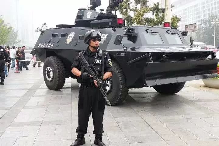 公安特警警服图片