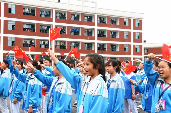 纳雍县文艺精品进校园活动按下启动键