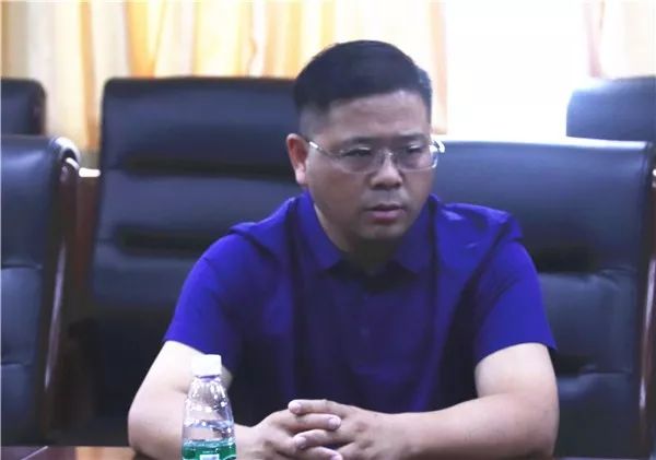 中牟县晨阳路学校:刘集镇党委常务副书记李恒到校慰问教师