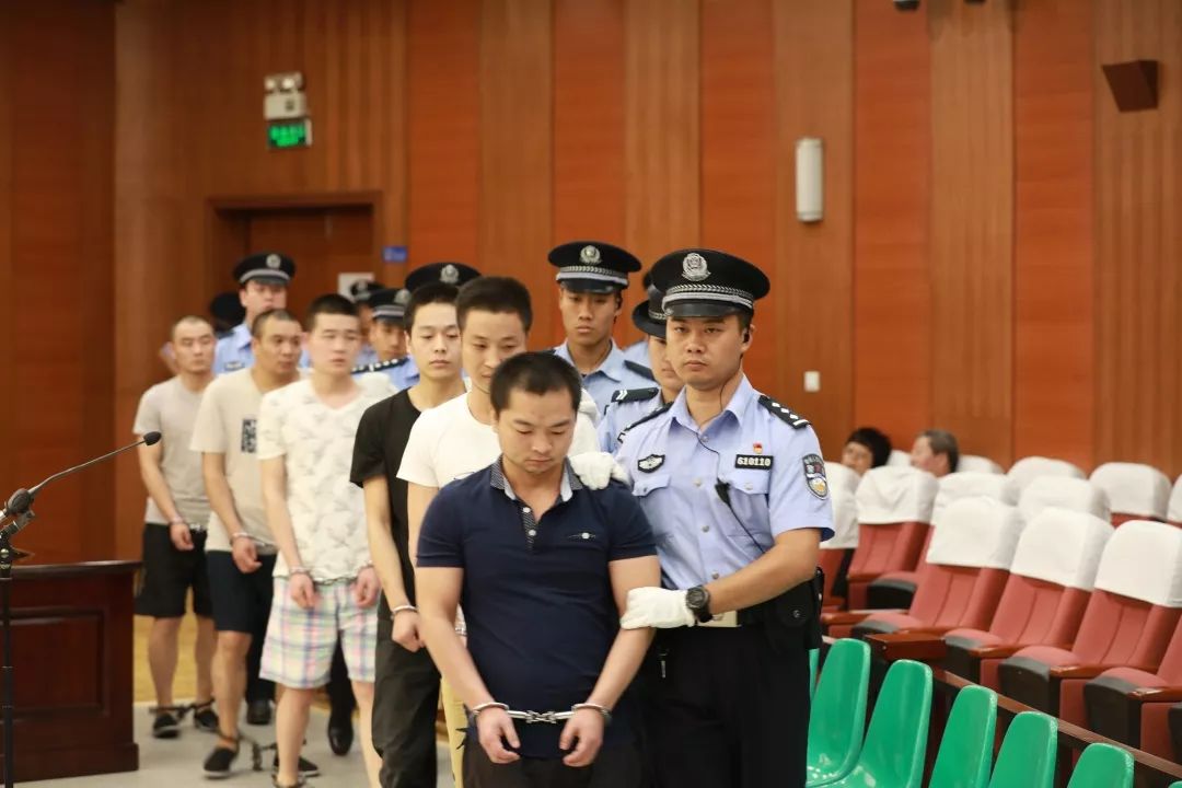 扫黑除恶寻衅滋事组织卖淫非法拘禁西安中院集中宣判三起涉恶犯罪案件