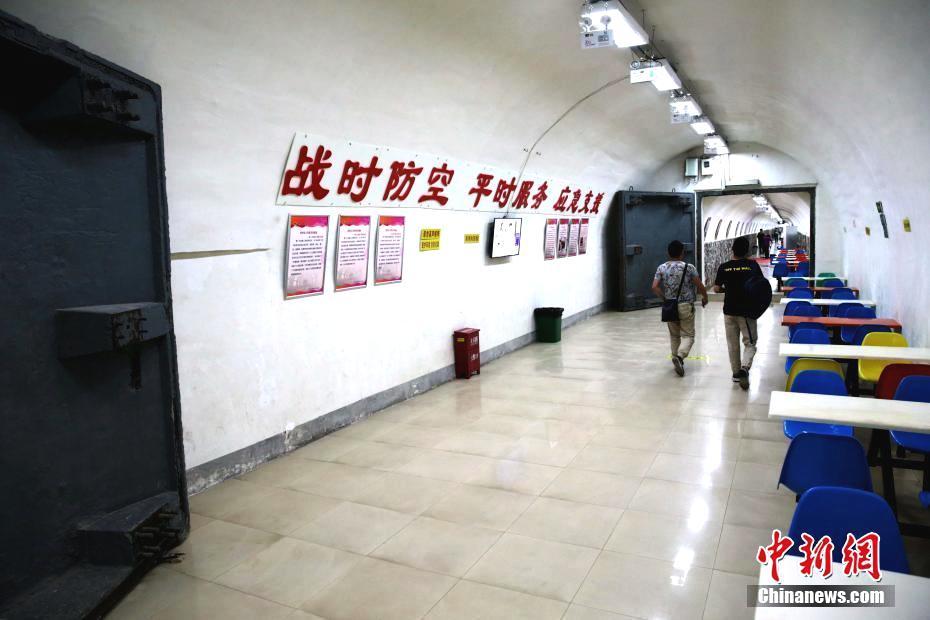 西安开放防空洞供民众纳凉