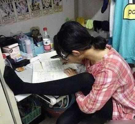 搞笑趣图大学的室友可以有多么逗逼网友可能是猴子请你来的