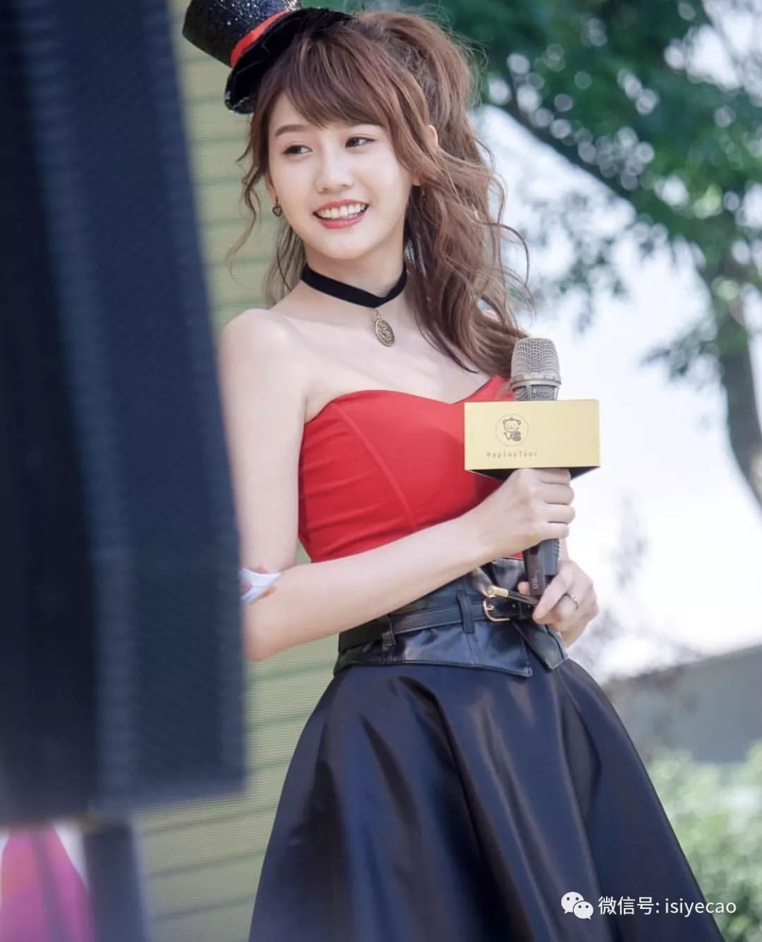 朱主爱四叶草魔术箱现身担任哈旅行年度品牌形象大使