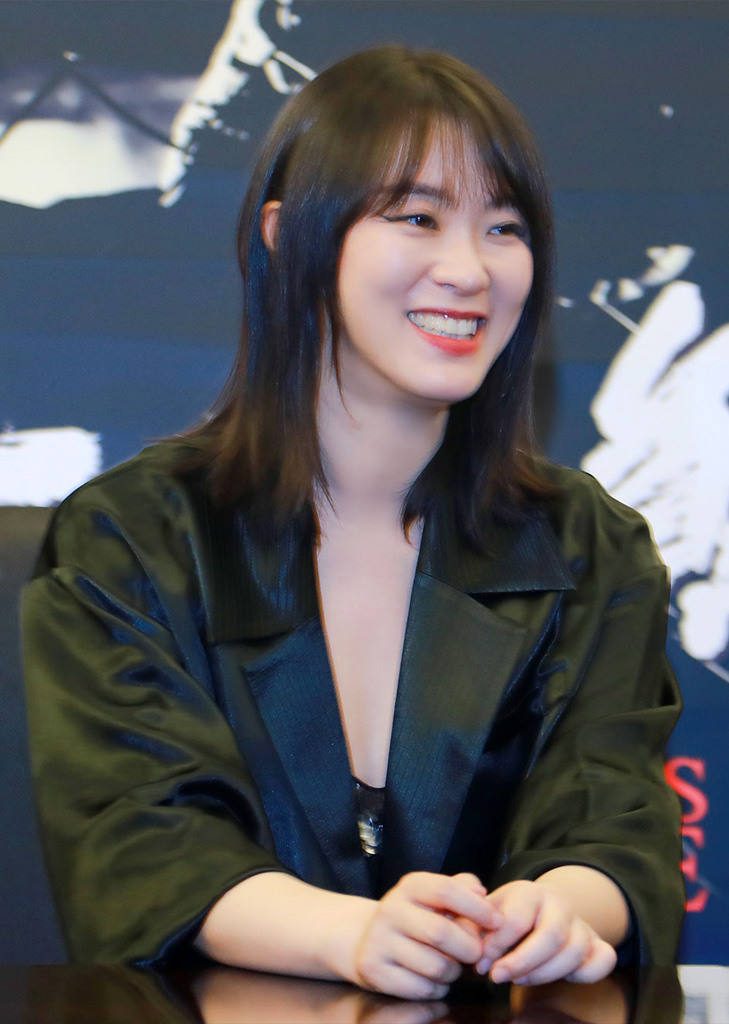 六连煞导演大赞黄璐私下特活泼开朗机器一开立即进入角色