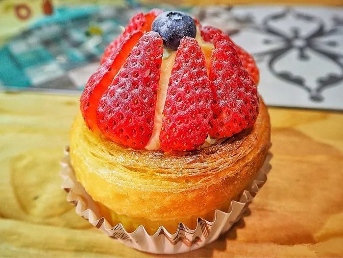 23号空降峨眉无数小红书美食达人推荐号称初恋般味道的皇后印象烘焙坊