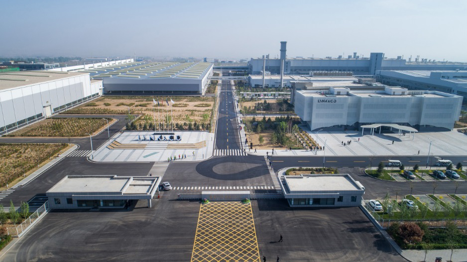 同时,吉利积极建设国家级绿色工厂,践行"建无害于环境的绿色工厂,造有