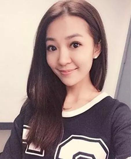 虽然程新惠成为这段三角恋中最大的赢家,但贰姐觉得,就算没有程新惠